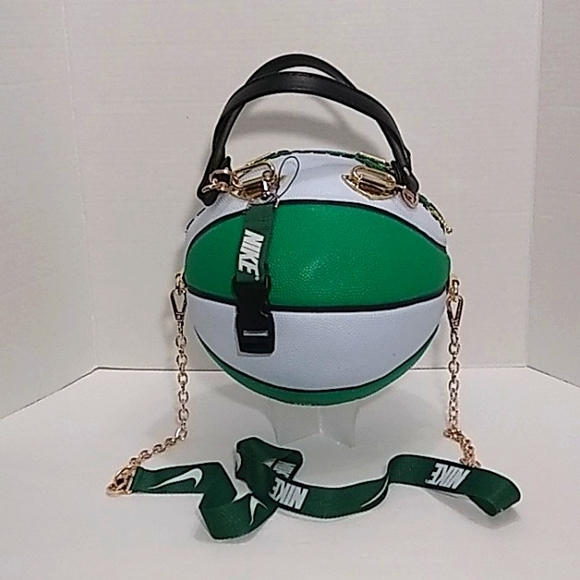 HANDMADE GREEN & WHITE Basketball Purse 🏀 - Picture 3 of 16
